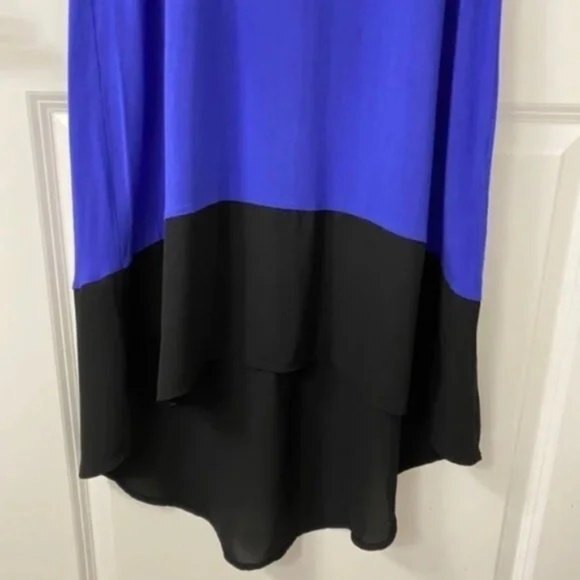 Peter Nygard Women's Two-Tone High Low Sleeveless Dress. Blue/Black. Size 8. - Picture 4 of 12